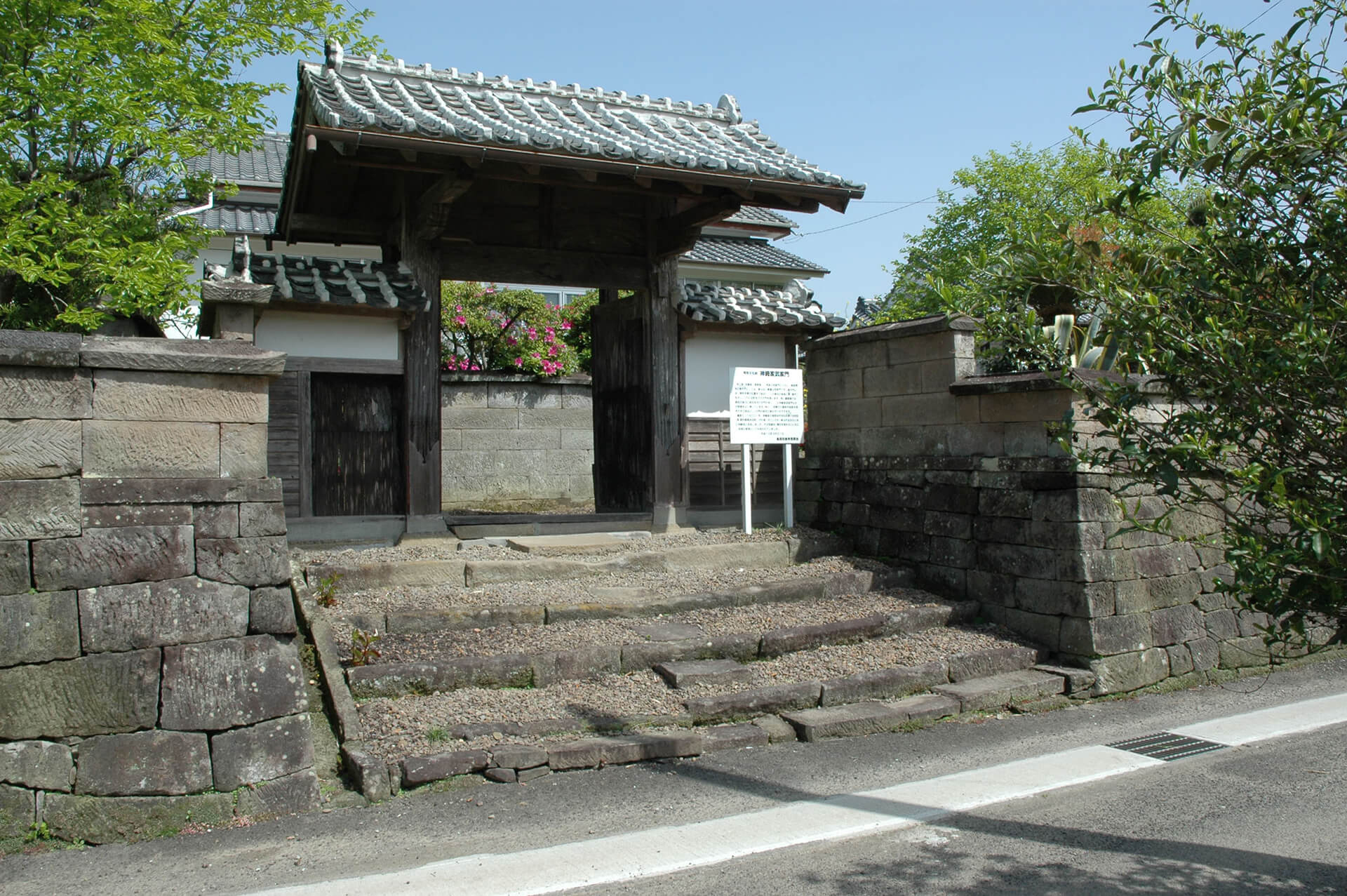 高岡武家門