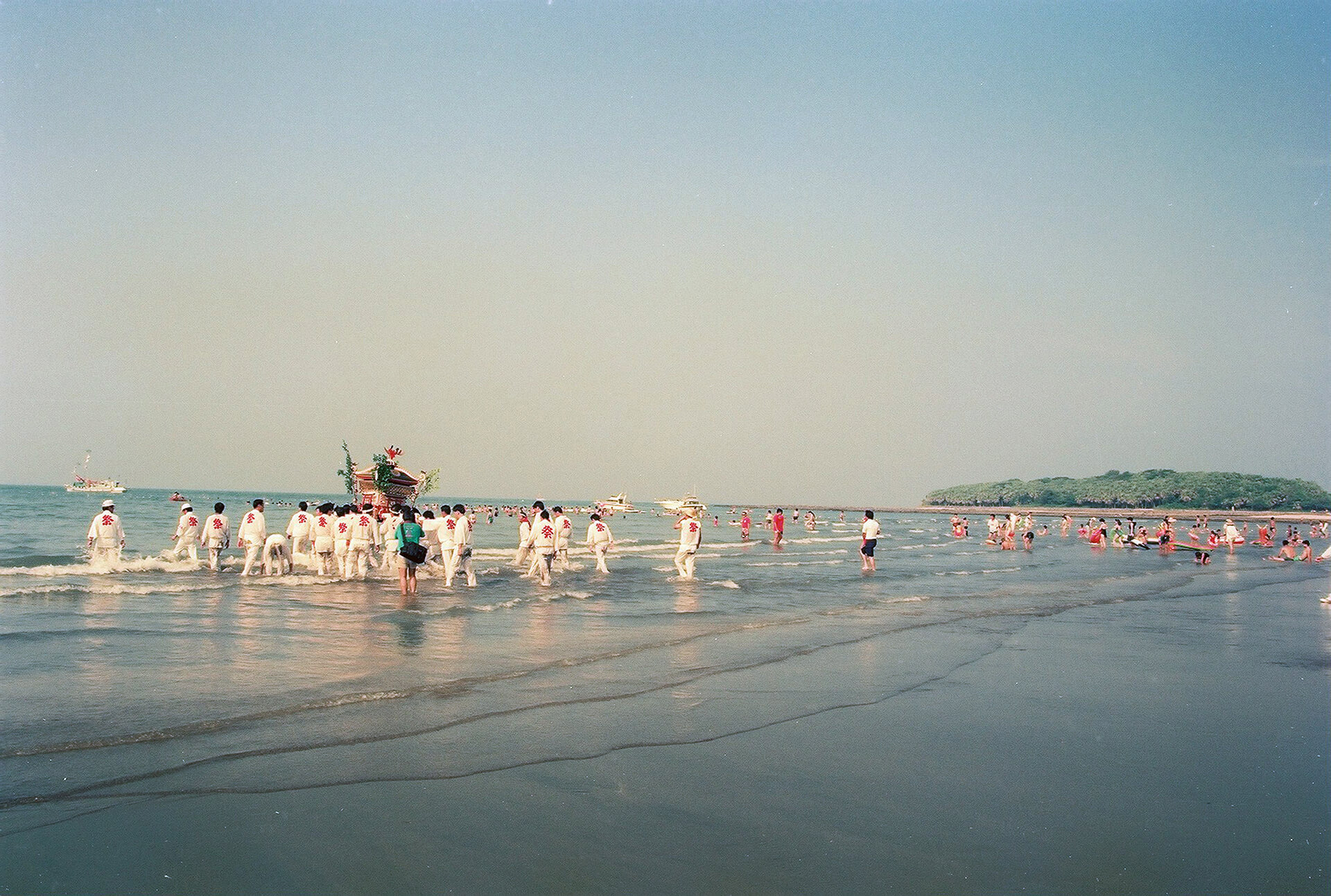 青島（海を渡る祭礼）